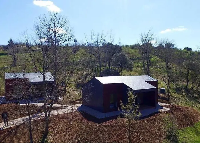 Sobre águas Parque de Campismo